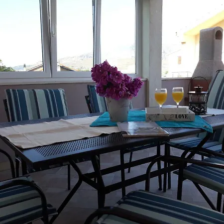 Luxury Four Seasons Apartman